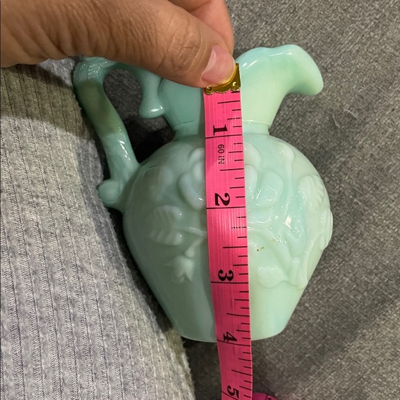 Vintage 1980s Avon Victoriana Pitcher - Picture 8 of 9